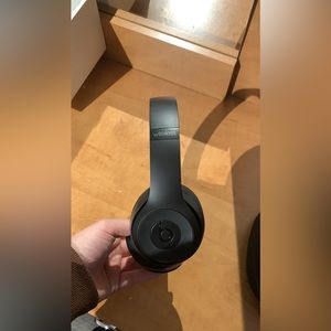 Ils sont neuf,j’en ai acheter un autre modèle et je n’ai pas garder la facture